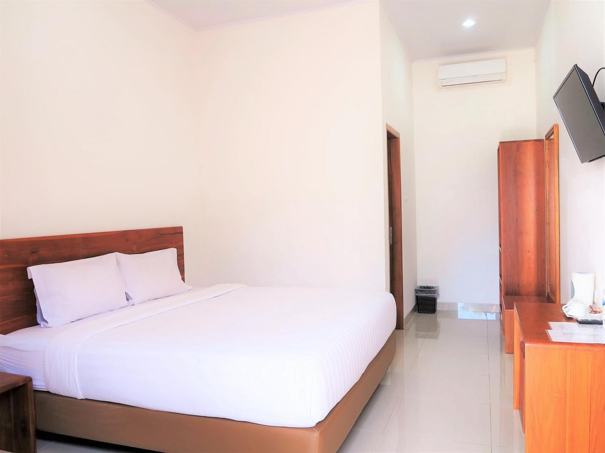 Tanto Hotel Waingapu Buitenkant foto